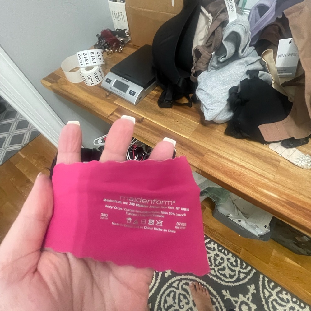 Maidenform Black and Pink Bra Intimates & Sleepwear - Picture 9 of 11